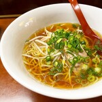 きらく - サービスランチのラーメン※しょうゆ