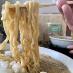 Ramen Sanshou - 平打ちの太麺をリフトUP⤴️