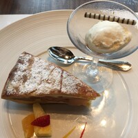 ポム・ダダン - 