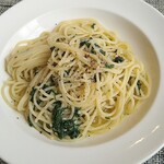 TAVERNA GUIDA - スパゲッティ、ケールとバーニャカウダ