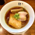 麺や 維新 - 醤油らぁ麺 950円