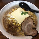 麺屋 エイト - 濃厚味噌ラーメン　大盛り　バター&コーンのトッピング