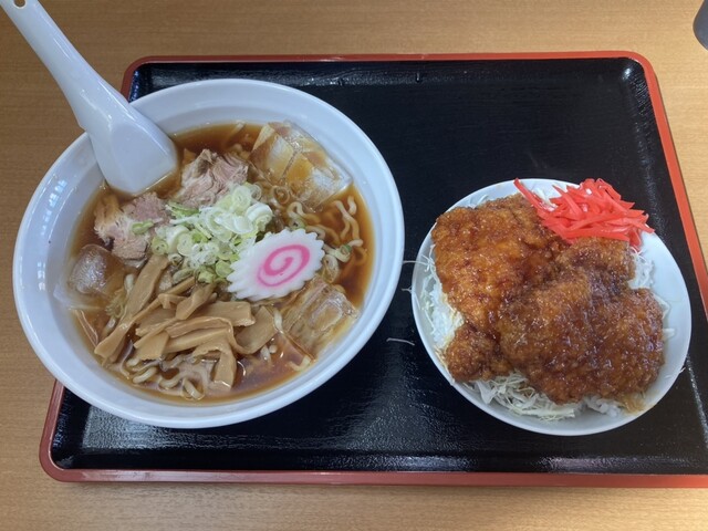 会津坂下の居酒屋『お食事処 楽笑』- 地元食材とお得な価格で満足のひととき