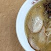 山小屋 - ラーメン730円　左