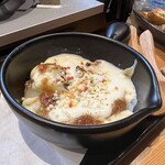 北新地ここの - 淡路玉ねぎ肉味噌グラタン。