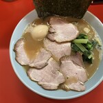 横浜家系ラーメン 黄金家 - チャーシューメン 味玉