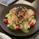 次郎 - アボカドと海鮮のサラダ