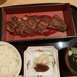 ひつまぶし名古屋備長 - この位の量がちょうど良い