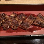 ひつまぶし名古屋備長 - 香ばしく焼き上げています