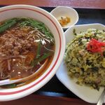 豊源 - 料理写真:麺飯セット770円
台湾ラーメン＋高菜炒飯