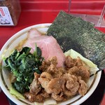 IEKEI KANSAI 王道家直系 我道家 - 鶏ホルモン　キャベツトッピング