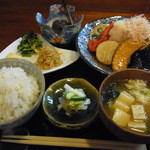 Shikishunsaimiduho - 2013.10)ランチ（１０００円）。やはり、うまい