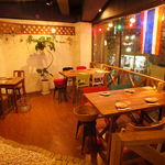 恵比寿 ガパオ食堂 - テラス風のお席。広々としたお席でお食事を。