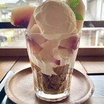 八百屋カフェ Okai - パフェと言ってもほぼほぼ桃