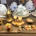 金田園 - 毎回、増える置物達