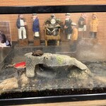 金田園 - 女将さんの動きを遅くしてるかも知れない亀、実は下に隠れていて、上は亀の置物