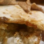 スタミナカレーの店バーグ - スタミナカレー・焼き（800円）＋中盛（170円）