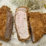 219234116 - 六白黒豚上ロースかつ　肉汁がすごい！