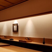 佐たけ - 檜のカウンター、素敵