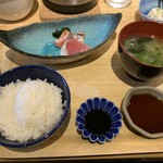 うみからそらへ - セットご飯　お造り（３点）　味噌汁