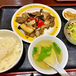 mama - 国産牛肉ときのこの黒コショウ炒めランチ