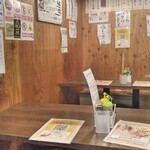 Motsuyakiban - テーブル向かい席