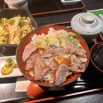 肉と魚とめん料理が充実している店 なにがしこころ - 