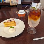 カフェ ファソン - 水出しコーヒートニックとヴィクトリアケーキ