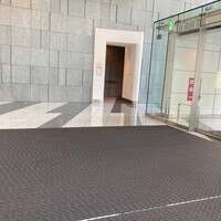 エディション・コウジ シモムラ - 六本木一丁目直結　ビルの一階。