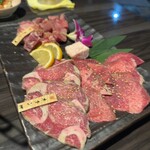 ジンギスカン 馬肉 もつ鍋 山王 - 