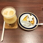 神戸にしむら珈琲店 - 栗マロン南瓜のタルトとミックスジュース（ケーキセット）