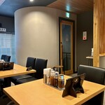 とんかつ おお山 - 店内