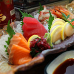 村さ来 - 料理写真:脂の乗った旬の新鮮なお刺身はどうでしょう?^^