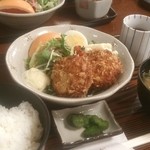 おりーぶ - 農協会館地下1階「おりーぶ」でカニコロッケ定食です♪ホクホクでした。