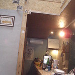 パーラー３０５ - 奥の方が厨房スペース