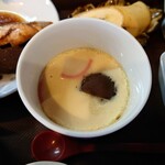 酒菜 うを勘 - ◯茶碗蒸し
普通な醤油と顆粒出汁の味わいで普通な感じ

僕が家で作るなら創味の和風だし使うけれど、、、
あれだけで簡単に本格的な味わいになるからねえ

かまぼこと椎茸、かしわ、海老が入ってて美味しい