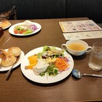 Kafe Kanaru Ichiroku Ichi Zero - サラダ、パン、スープ、ドリンクビュッフェ