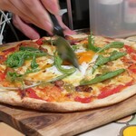 トリワイン ＰＩＫＯＳＨＨＨＵ - 月見ピザ