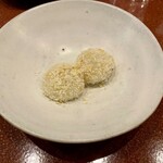 中華寝台 - ココナッツ団子