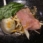 中華寝台 - 下からはマコモ茸がこんにちは。