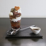 シャムロックカフェ - セットのほうじ茶パフェ。