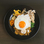 シャムロックカフェ - メインのチキンキーマ。