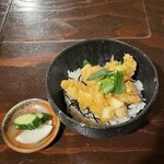 Sobabito Aki - かき揚げ丼、漬物