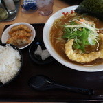 ラーメンとん太 - 揚げ餃子のBセットです