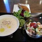 シェフランチ（１５７５円）の前菜２品チョイス分です。２０１３年１０月