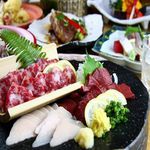 日々季 - 【馬刺し盛り合わせ三種３～４人前】。