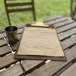 巡るインド - コンセプトとメニューは3ページに書かれている