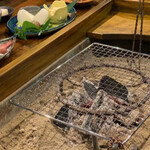 平家荘 - 朝も囲炉裏のある部屋ですが、昨夜とは別室です。朝は、炭火でした。