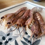 まるは食堂旅館 - 突き出しもシャコ。