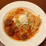 ピッタ マリオ - ベーコン 茄子 モッツァレラ トマトソーススパゲティ